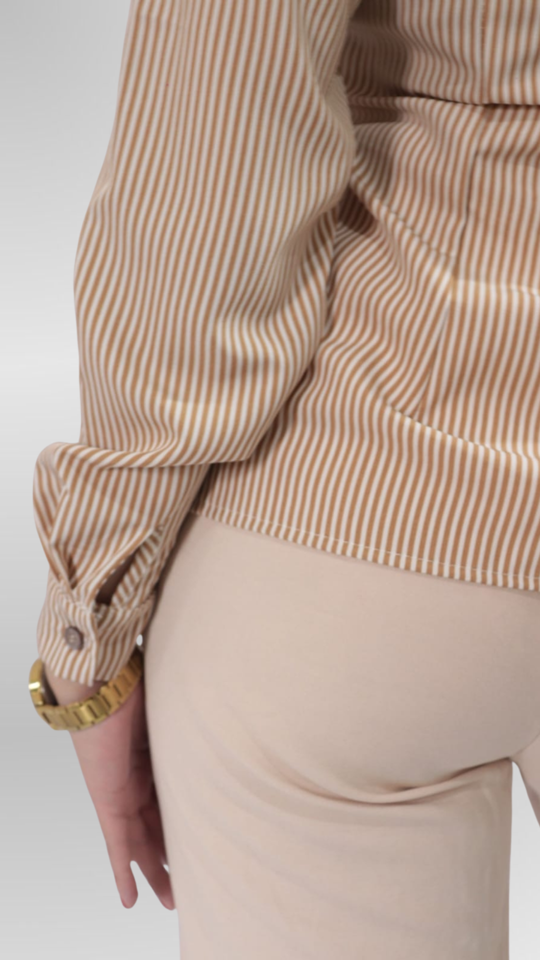 Blusa Stripes Chic com estampa listrada Bege